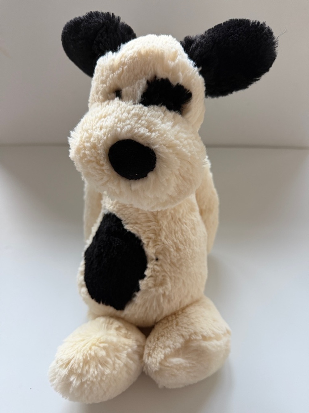 Jellycat Bashful Black & Cream Puppy.